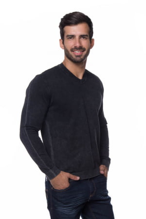 SUÉTER BASIC V STONE PRETO SUÉTER BASIC V STONE PRETO